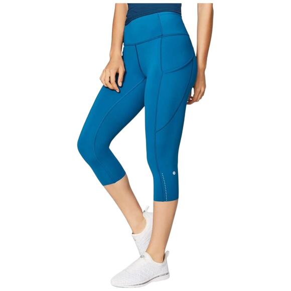 EUC Lululemon Fast Free Crop II Nulux 19" Capri Blue Size 6 - Picture 3 of 13